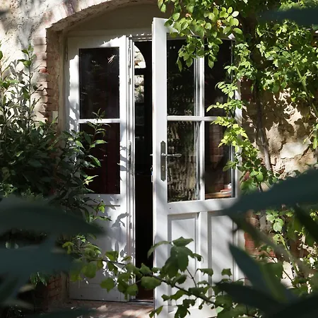 La Colombiere Du Chateau Bed & Breakfast