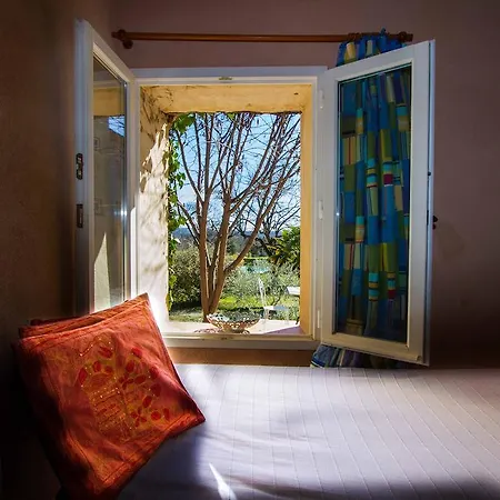 La Colombiere Du Chateau Bed & Breakfast 3*