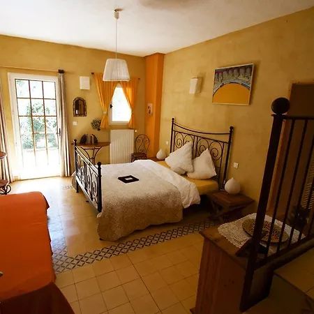Bed & Breakfast La Colombiere Du Chateau 3*