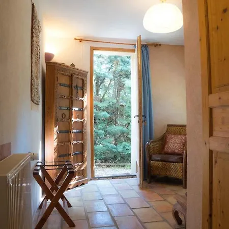 La Colombiere Du Chateau Bed & Breakfast 3*
