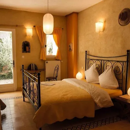Panzió La Colombiere Du Chateau 3*