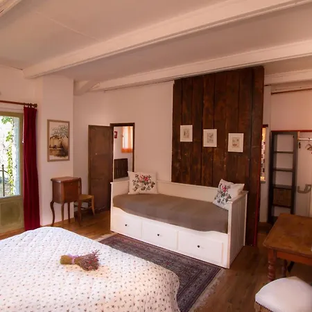 Panzió La Colombiere Du Chateau